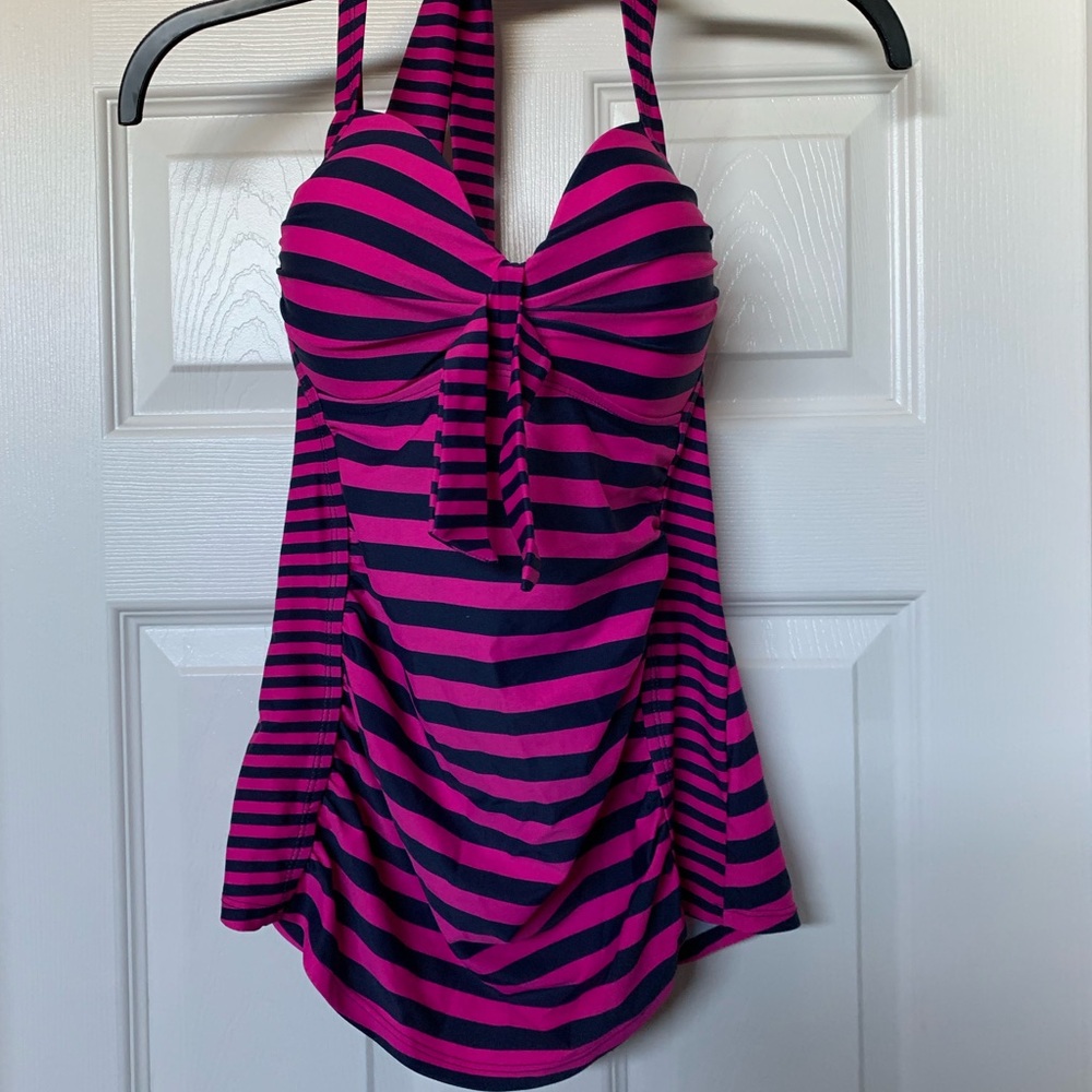 COPY - NWOT flattering Merona tankini